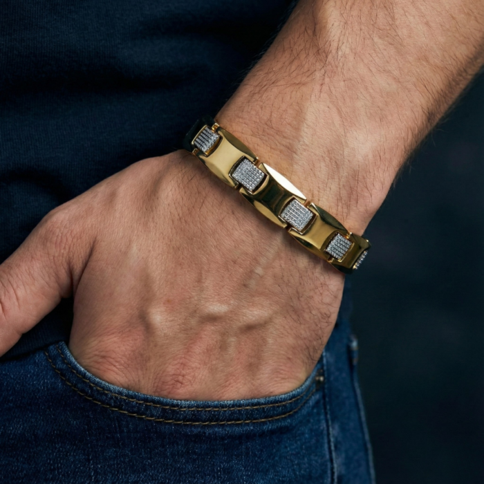 Men’s Two-Tone Pyramid Stud Link Bracelet – Gold & Silver Geometric Chain – Modern Industrial Punk Style Jewelry for Him - Image 4