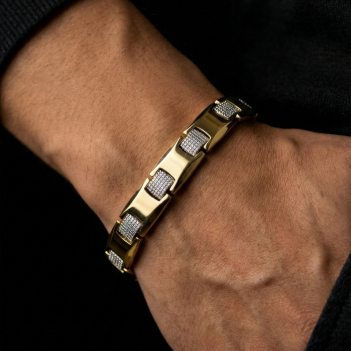 Men’s Two-Tone Pyramid Stud Link Bracelet – Gold & Silver Geometric Chain – Modern Industrial Punk Style Jewelry for Him - Image 3