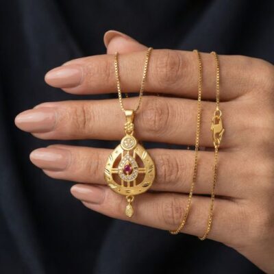 Embrace the peak of heritage-inspired luxury with this masterfully crafted jewelry set. Featuring a masterclass in architectural line-work and vibrant gemstone accents, this piece offers a sophisticated "shrine-style" silhouette that serves as a radiant expression of timeless grace and modern opulence.